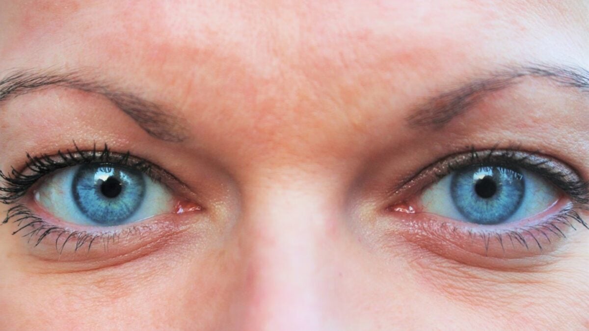 Seniors’ eyes can change colour